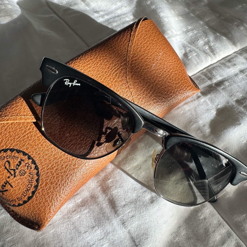 Ray-Ban Club master Sunglasses with Brown Case